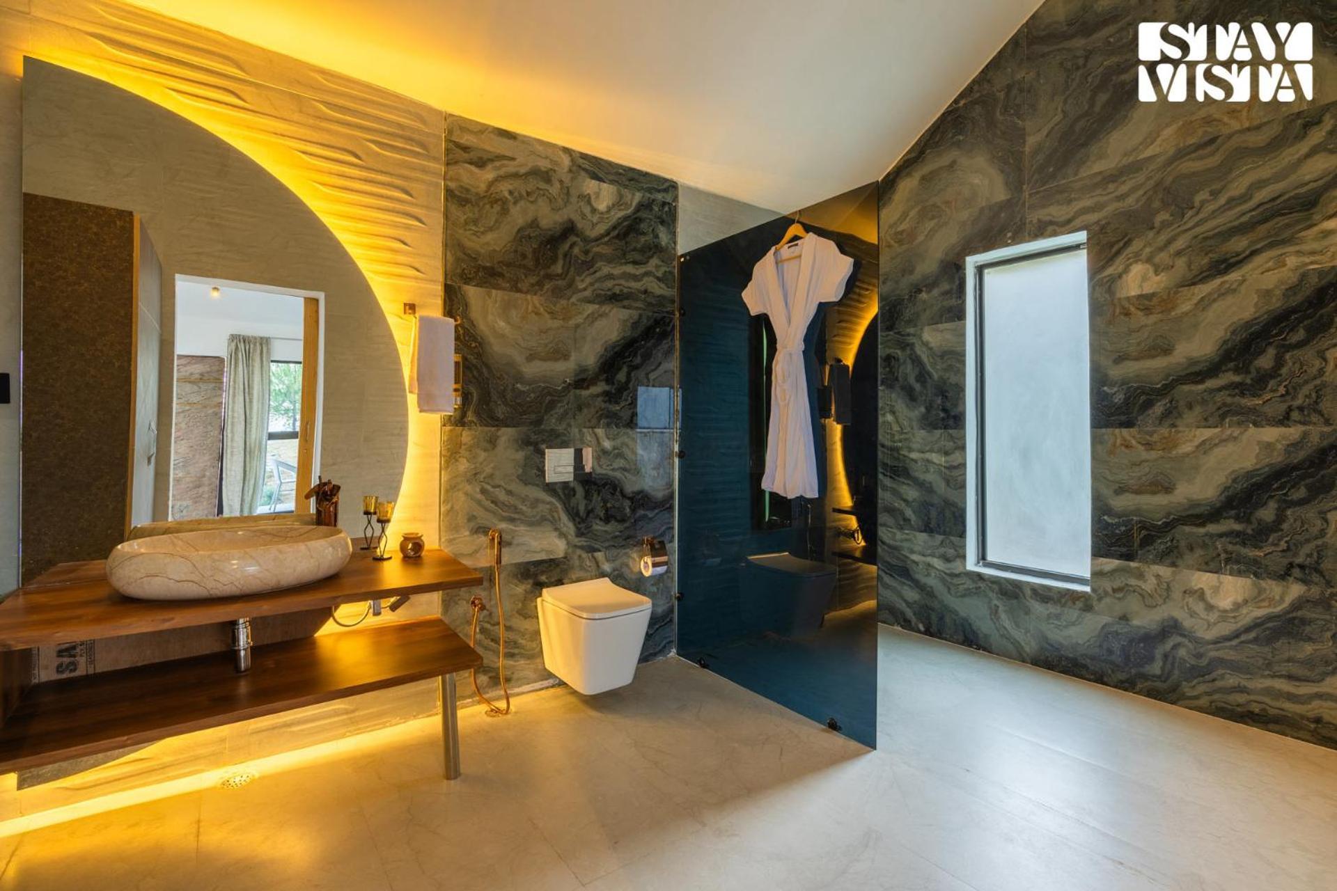 Stayvista At Luna Nova With Outdoor Pool - ราณีเขต ภายนอก รูปภาพ